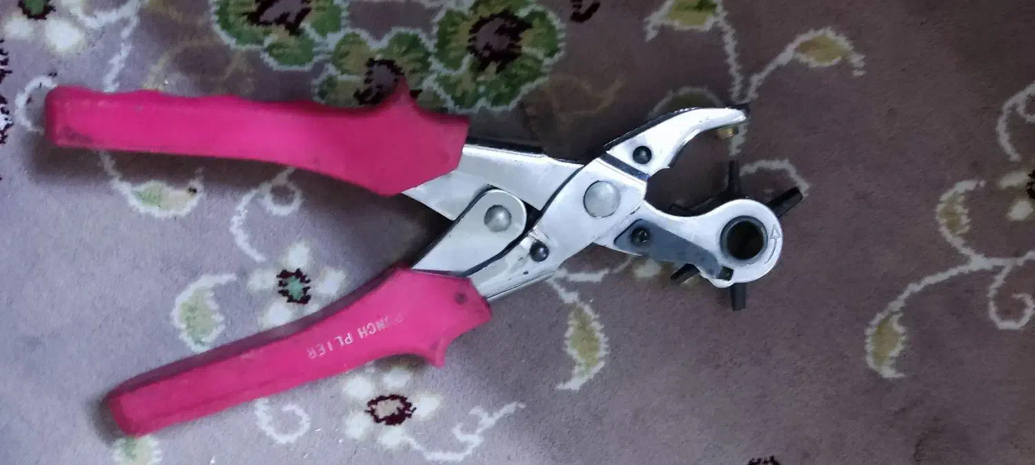 سوراخ کمر بندی|کیف، کفش، کمربند|ری, دولتآباد|دیوار