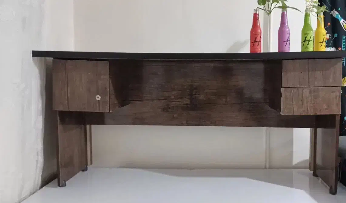 میزچوبی|میز تحریر و کامپیوتر|شهرکرد, |دیوار