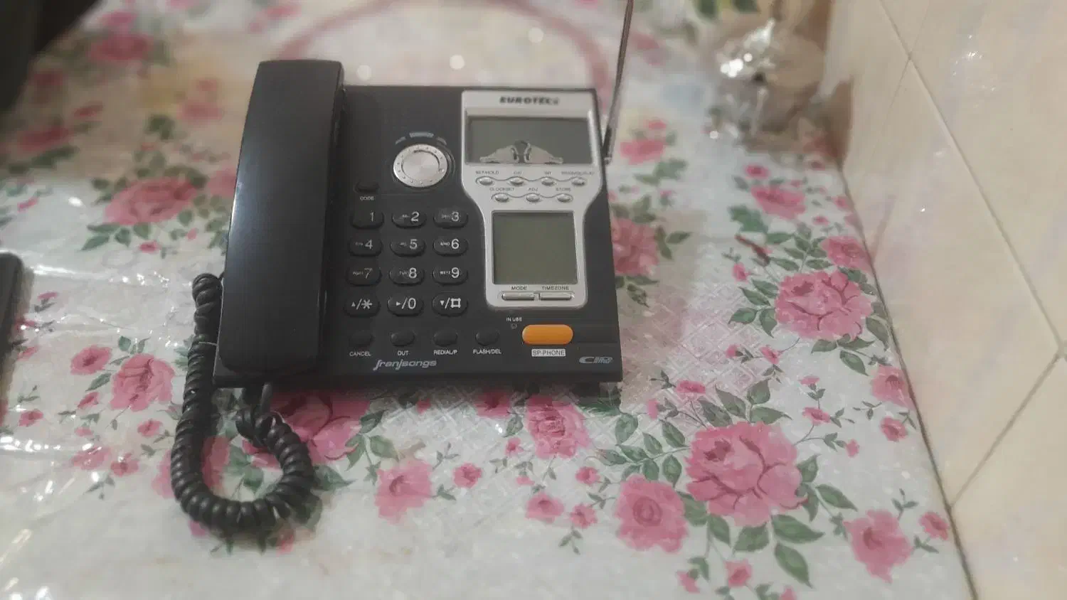 تلفن درحد نو تمیز سالم|تلفن رومیزی|قم, شاه ابراهیم|دیوار