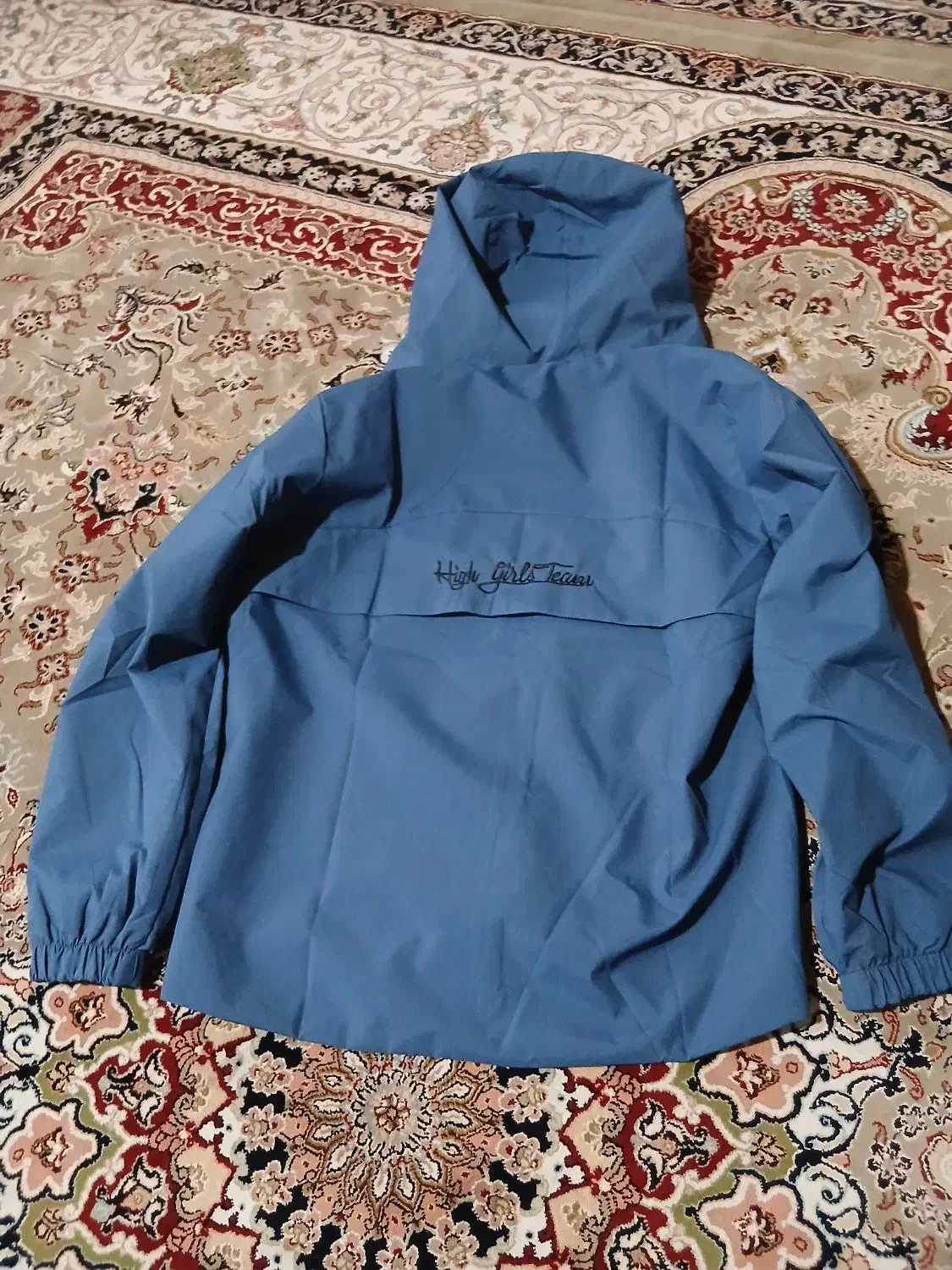 کاپشن پاییزه ۵۰۰ت|لباس|نور, |دیوار