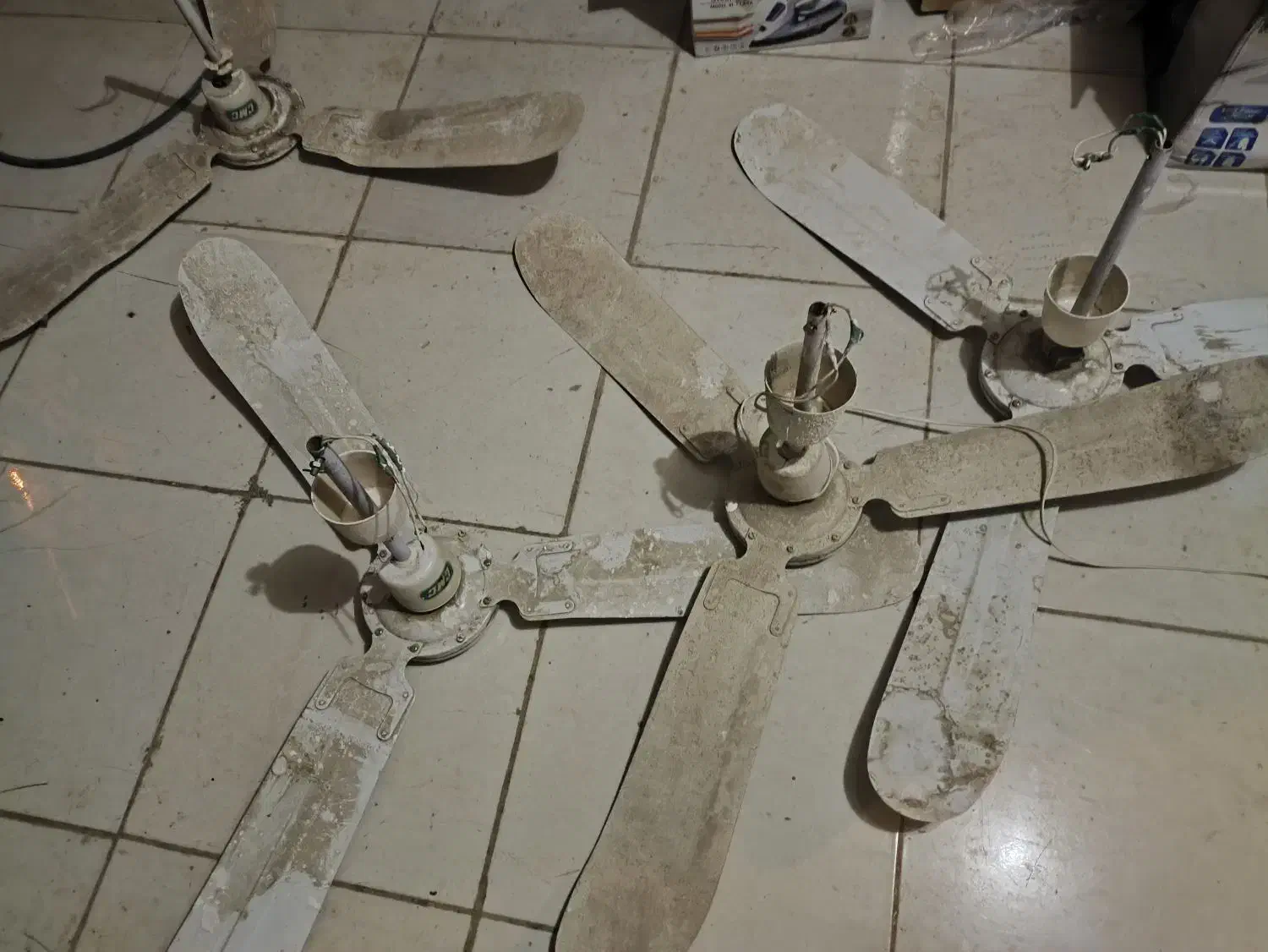 پنکه سقفی|پنکه و تصفیه‌کنندهٔ هوا|شیراز, گویم|دیوار