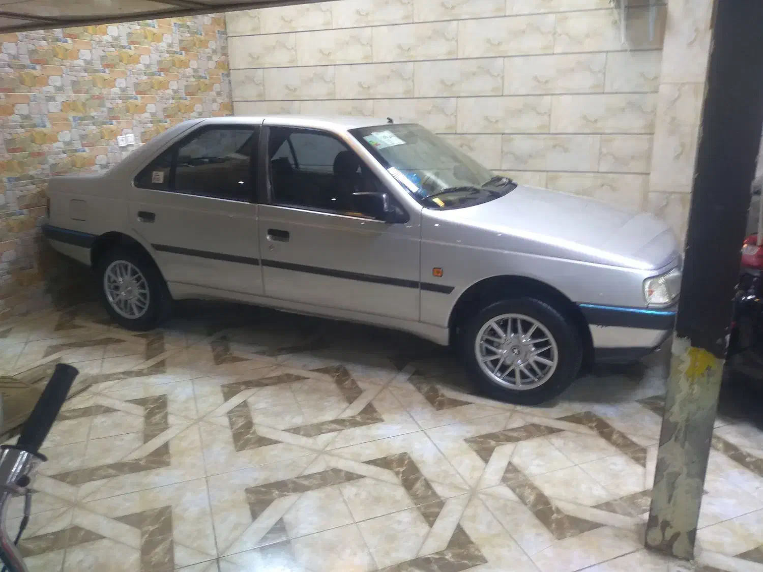 پژو 405عتیقه مدل 93بدونه رنگ|خودرو سواری و وانت|سنندج, |دیوار