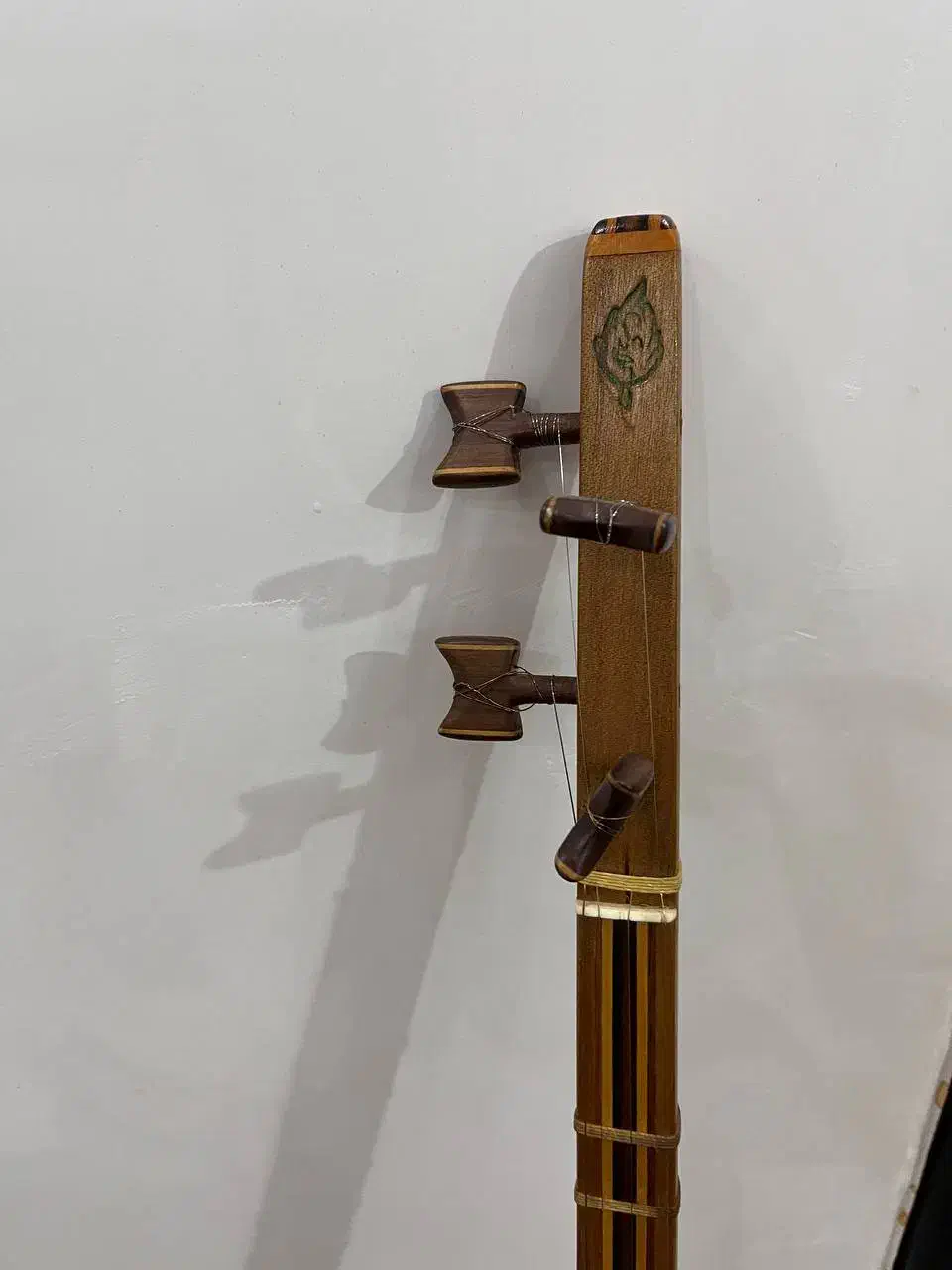 سه تار دست ساز بهمراه کیف|سازهای سنتی|لشت نشا, |دیوار