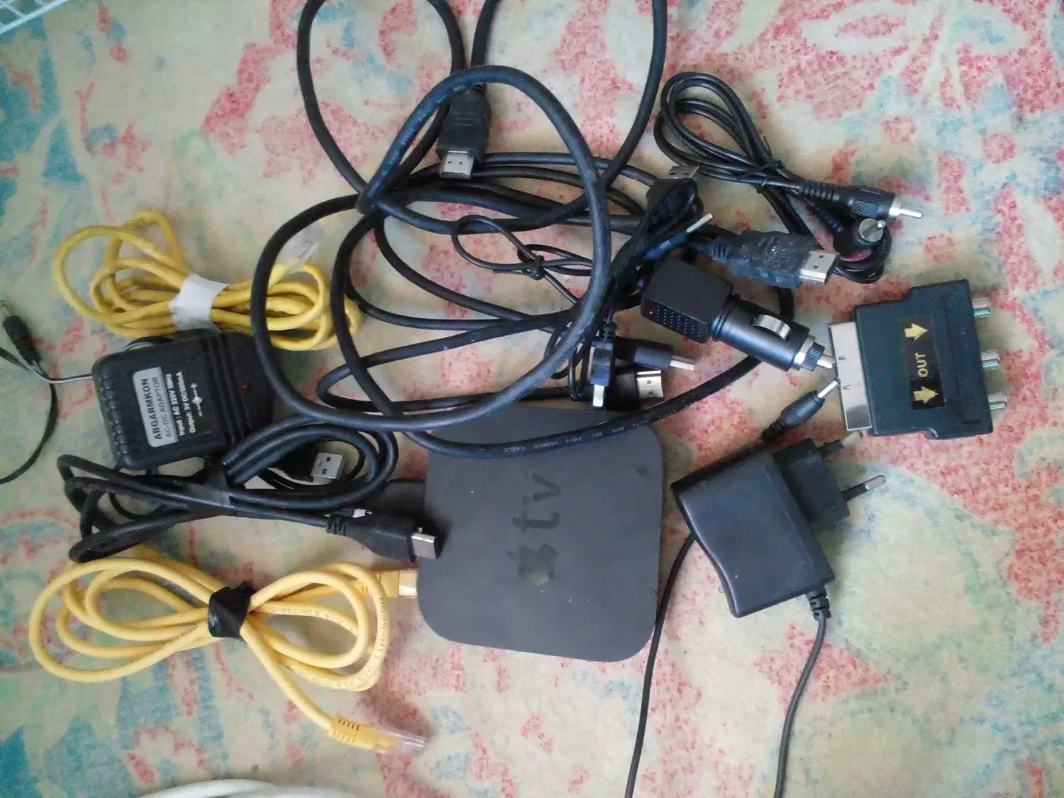 تعدادی کابل|قطعات و لوازم جانبی رایانه|تاتار علیا, |دیوار