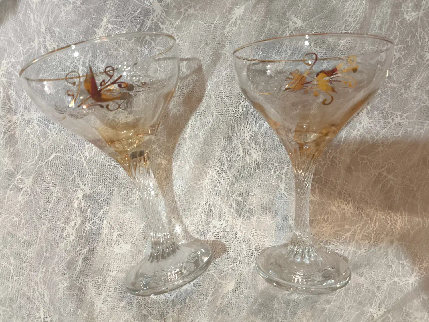 جام پایه بلند طرح برجسته ترک تخفیف دارد|صنایع دستی و سایر لوازم تزئینی|تهران, خواجه نظام الملک|دیوار