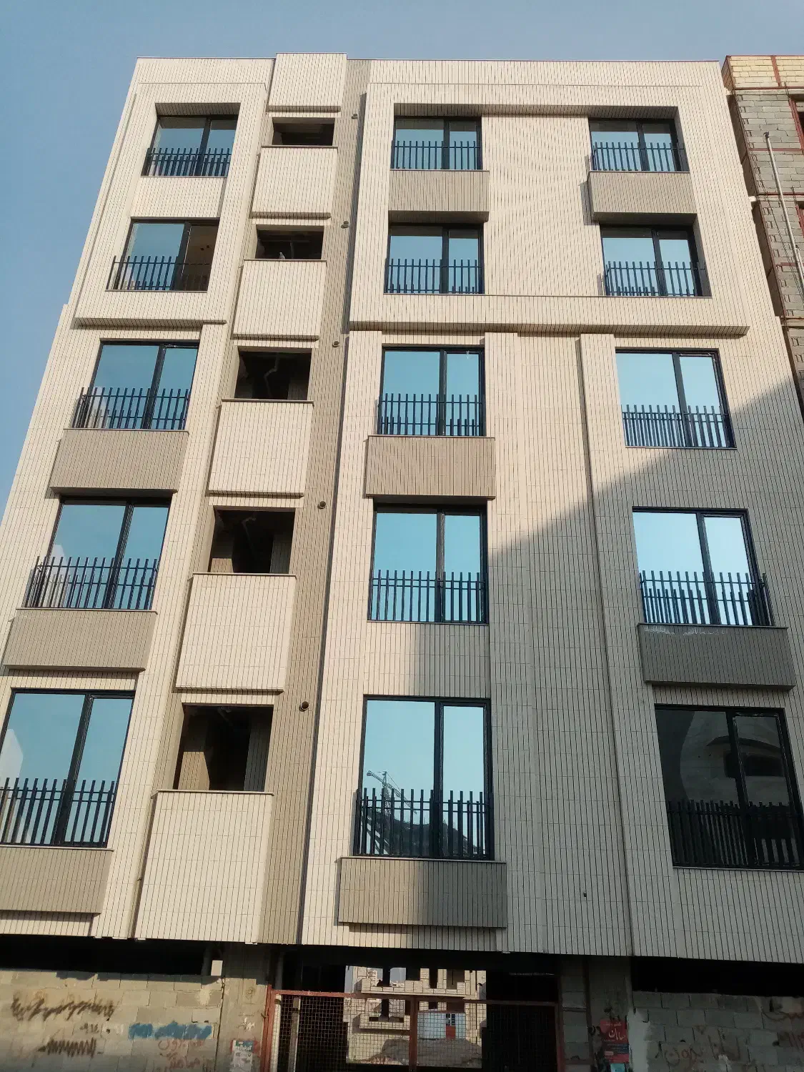 درب و پنجره UPVC یو پی وی سی دوجداره|خدمات پیشه و مهارت|تبریز, |دیوار