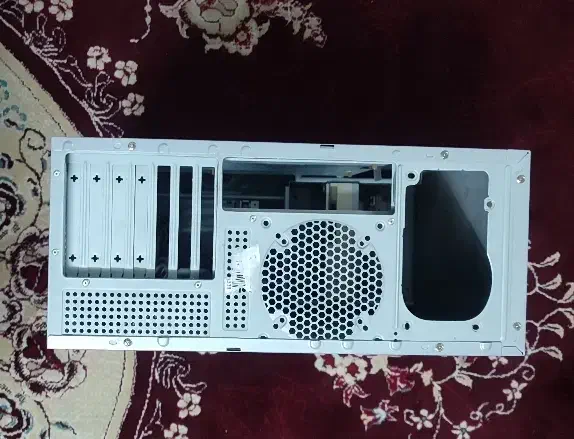 قاب کیس نقره ای|رایانه رومیزی|زنجان, |دیوار