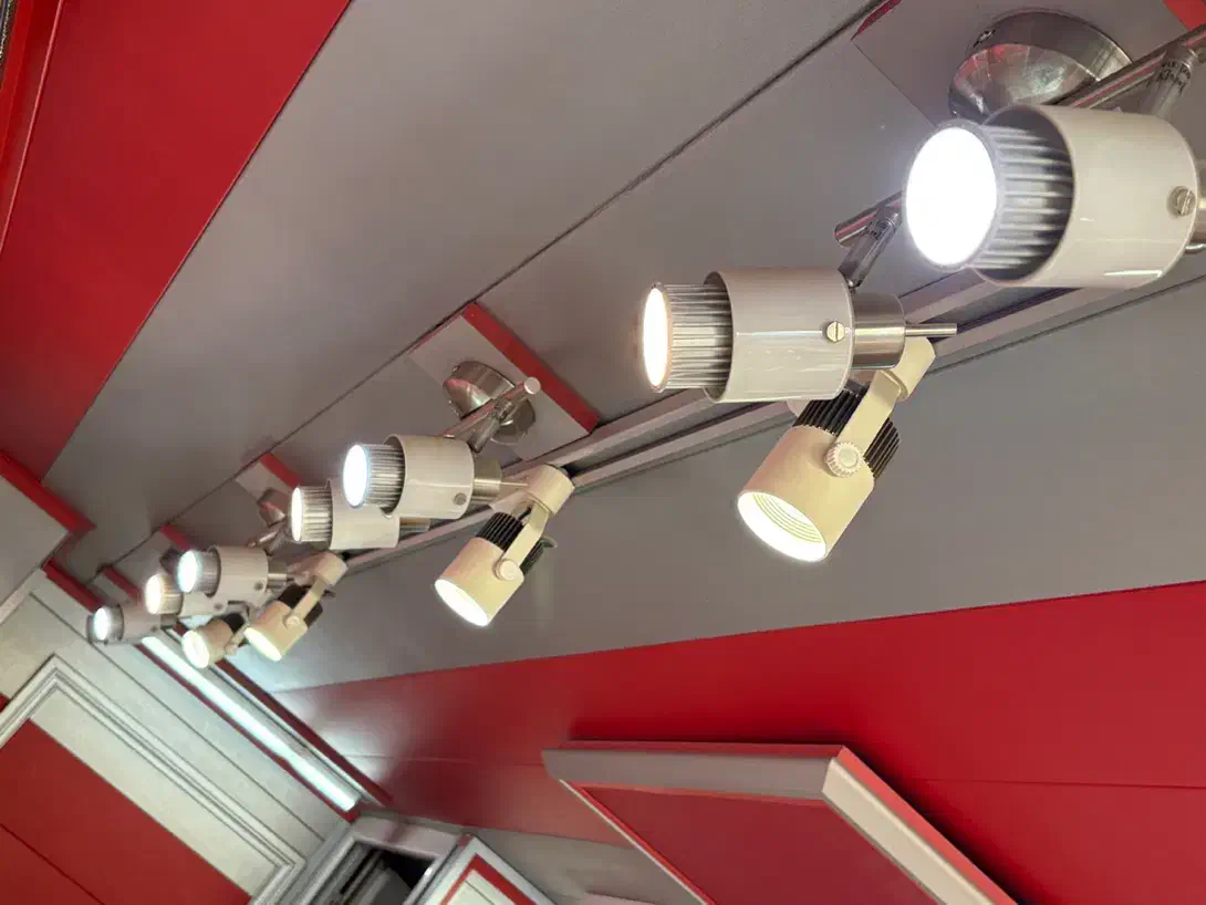 چراغ سقفی  ۳۰ وات و ریلی|لامپ و چراغ|ارومیه, |دیوار