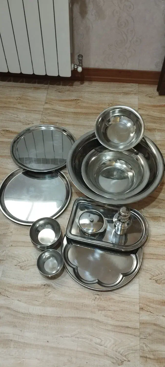 ظروف استیل.بسیار قدیمی.سنگین.|ظروف سرو و پذیرایی|اصفهان, باغ دریاچه|دیوار