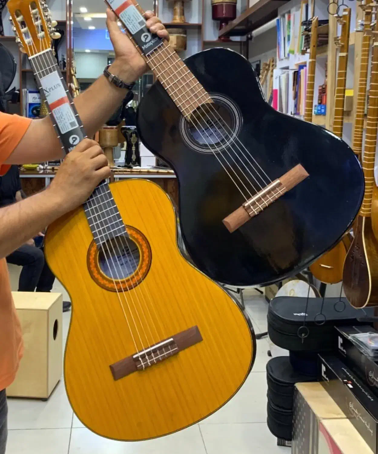 انواع گیتار|گیتار، بیس، امپلیفایر|تالش, هشتپر|دیوار