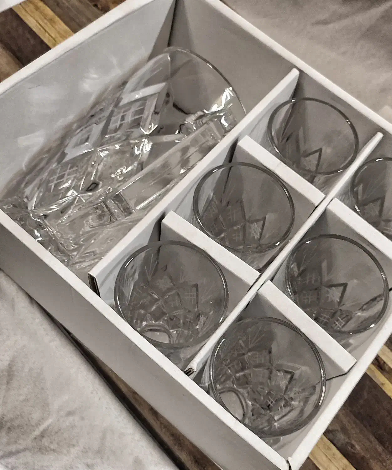 پارچ و لیوان خارجی|ظروف سرو و پذیرایی|رشت, سلیمانداراب|دیوار