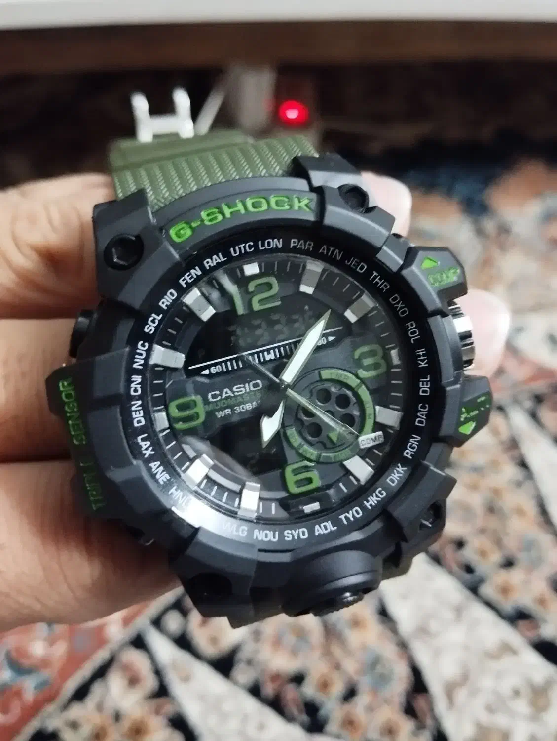 ساعت سه موتوره ونک موتوره تقویم دار شیک در حد نو|ساعت|فردوس (خراسان), |دیوار