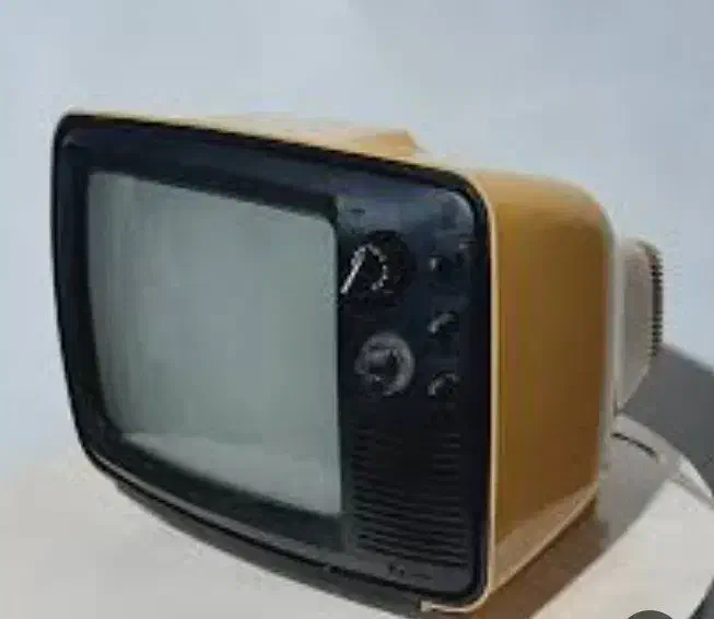 تلویزیون سیاه و سفید پارس رنگ خاص زرد آکبند|تلویزیون و پروژکتور|ساری, |دیوار