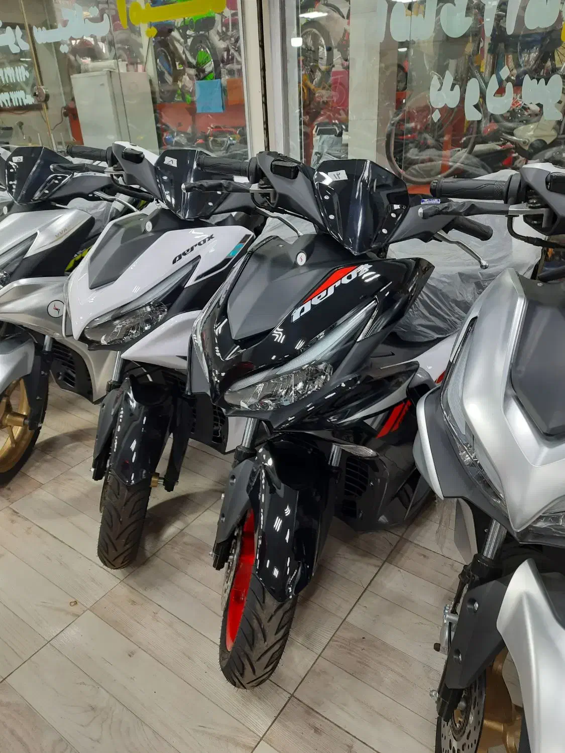 موتور آئروکس|موتورسیکلت|آستانه اشرفیه, |دیوار