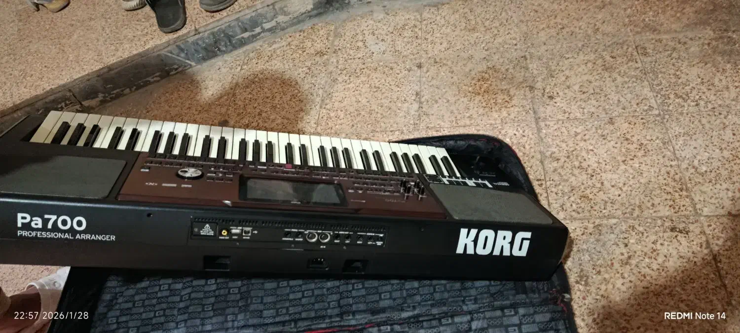 اورگ|پیانو، کیبورد، آکاردئون|سوسنگرد, |دیوار