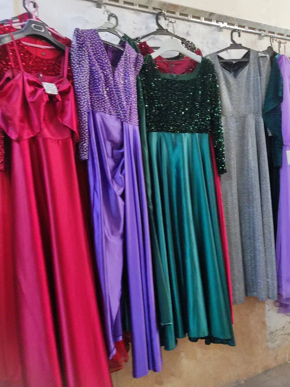 لباس مجلسی زنانه ودخترانه کرایه فروش|لباس|بندر گناوه, |دیوار