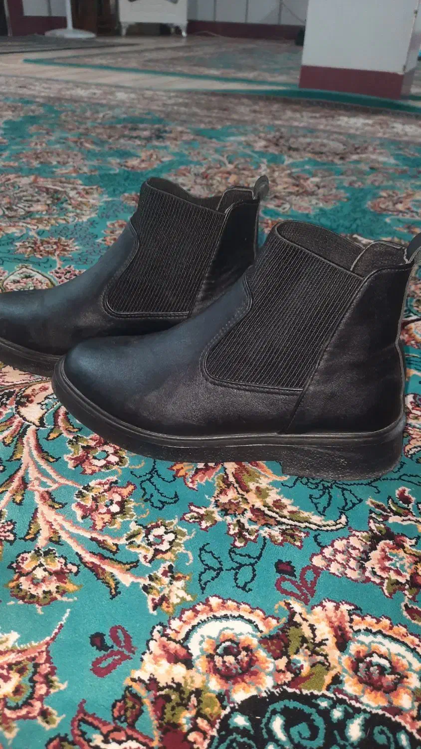 نیم بوت|کیف، کفش، کمربند|مینودشت, |دیوار