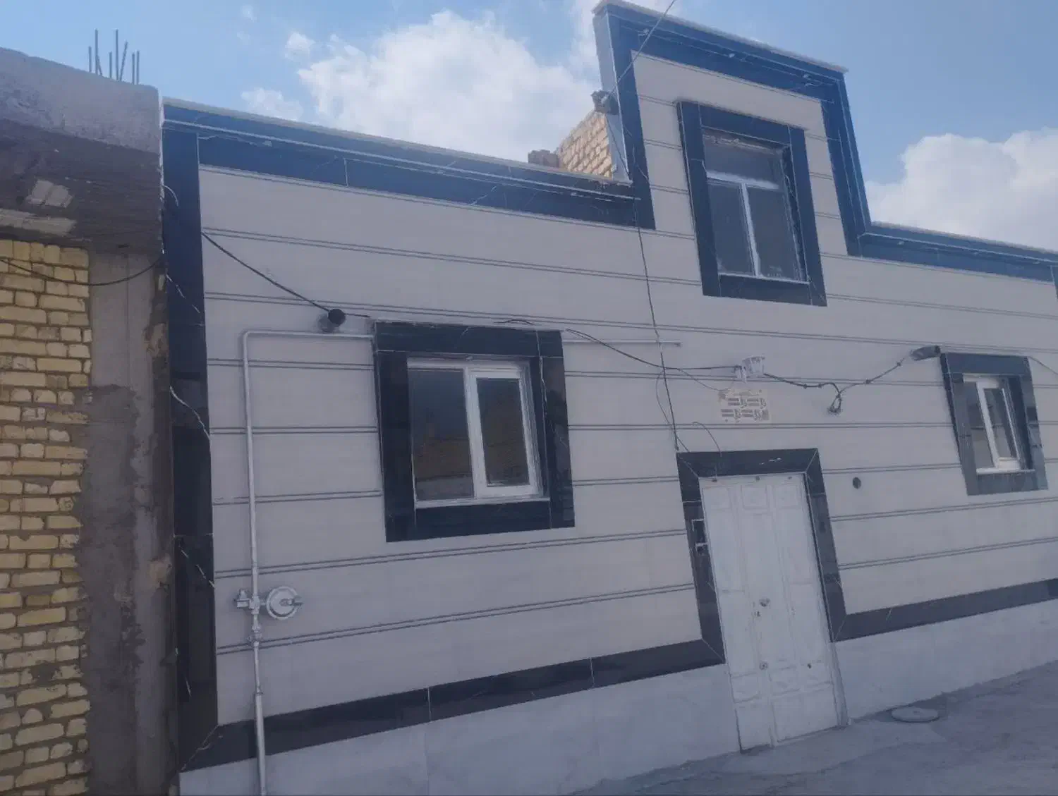 انجام کارهای نما و کاشی و سرامیک ساختمان|خدمات پیشه و مهارت|نجف‌آباد, قلعه سفید|دیوار