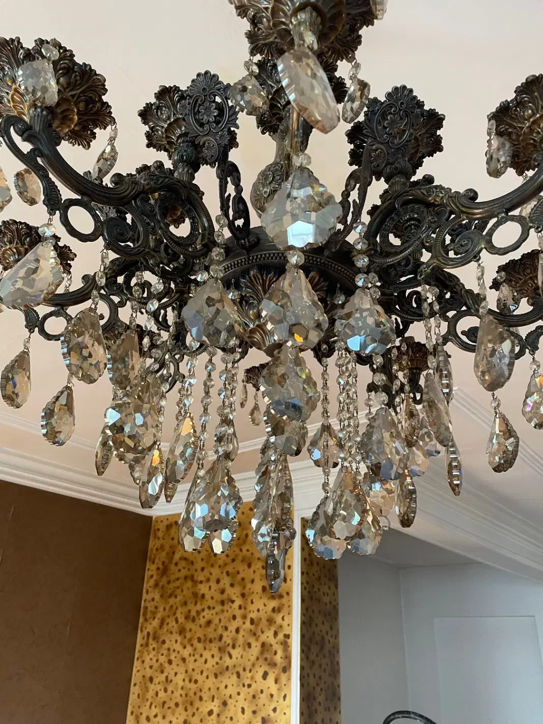 لوستر ۱۶ شاخه بزرگ و زیبا|لوستر و چراغ آویز|لاهیجان, رجایی|دیوار