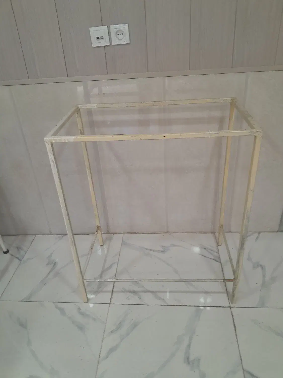 چهار پایه.اهنی|صندلی و نیمکت|دماوند, شهرک آویشن|دیوار