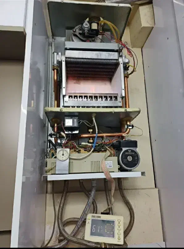 تعمیر انواع پکیج و آبگرمکن|آبگرمکن، پکیج، شوفاژ|زاهدان, |دیوار