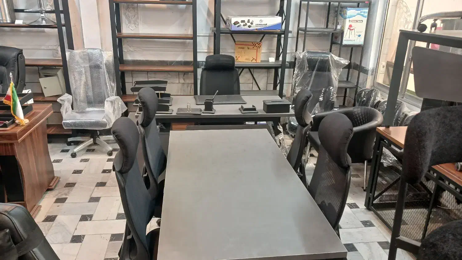 میز صندلی مدیرت وکنفرانس ومیز صندلی کامپیوتر|دفتر کار|مشهد, عامل|دیوار