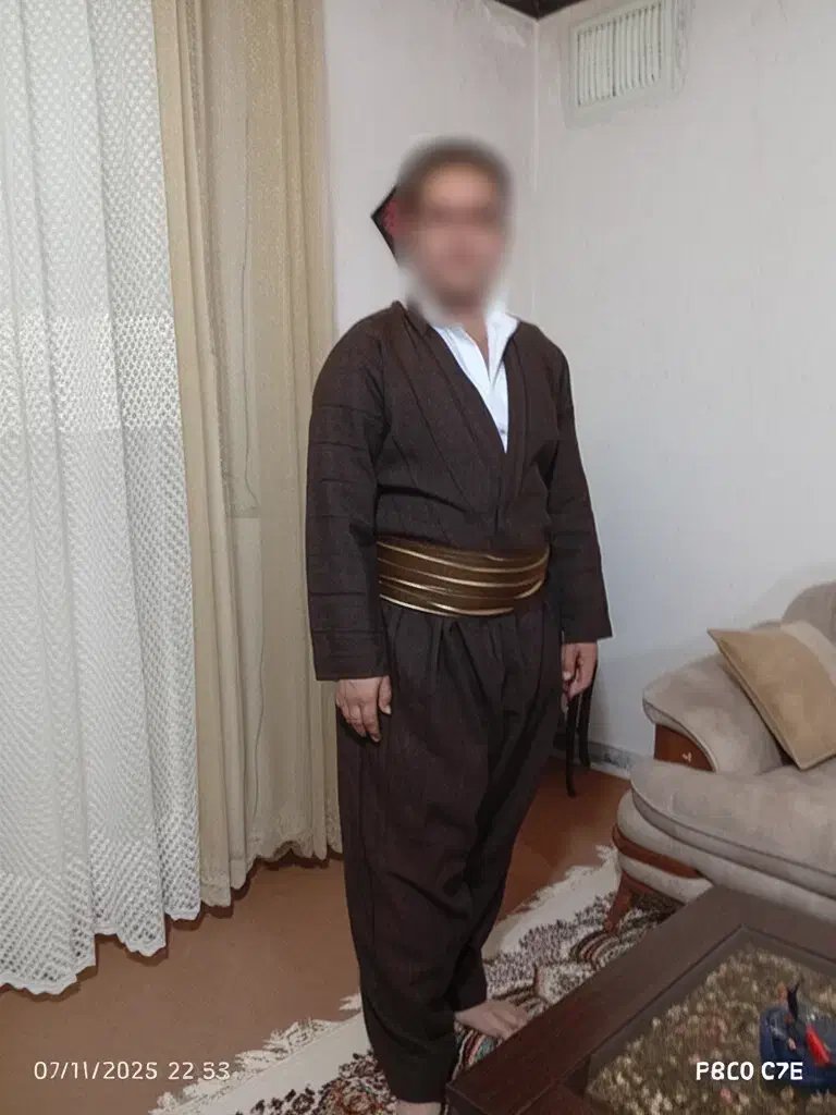 لباس کردی مَرَز|لباس|سنندج, |دیوار