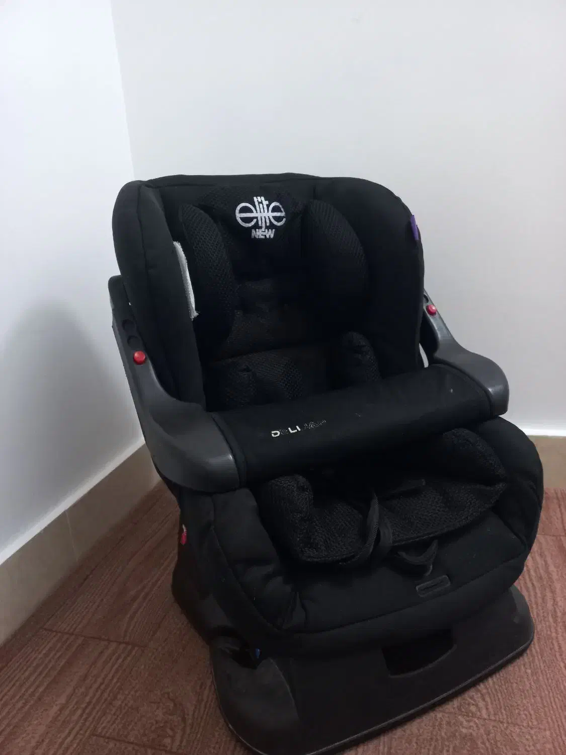 صندلی ماشین کودک|تخت و صندلی بچه|ساوه, |دیوار