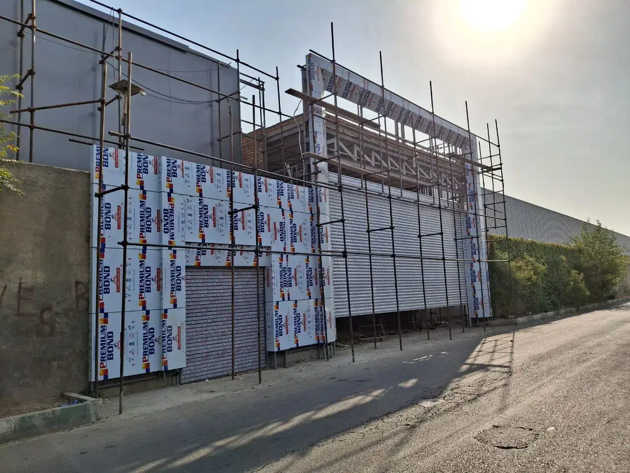 کرتین وال ، پنجره ، هندریل ، لوور و کلیه خدمات نما|خدمات پیشه و مهارت|قم, سالاریه|دیوار