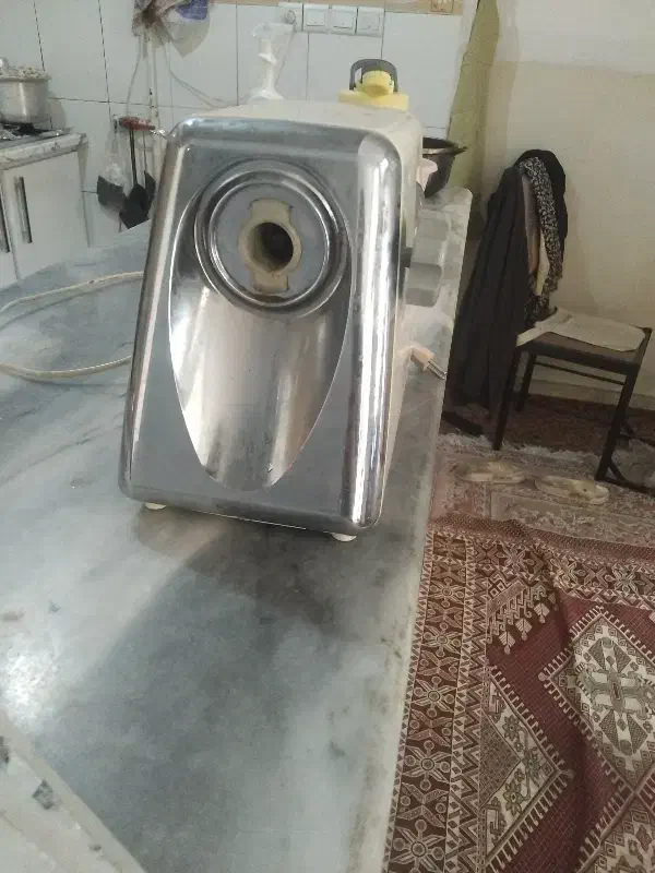 چرخ گوشت برقی سالم|سایر لوازم برقی|قم, دروازه چوبی|دیوار