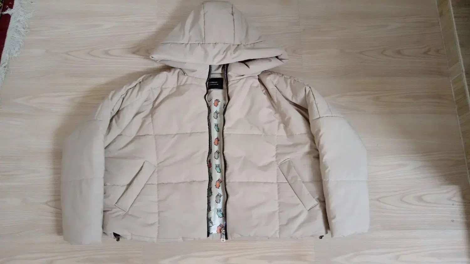 کاپشن|لباس|اصفهان, جلفا|دیوار