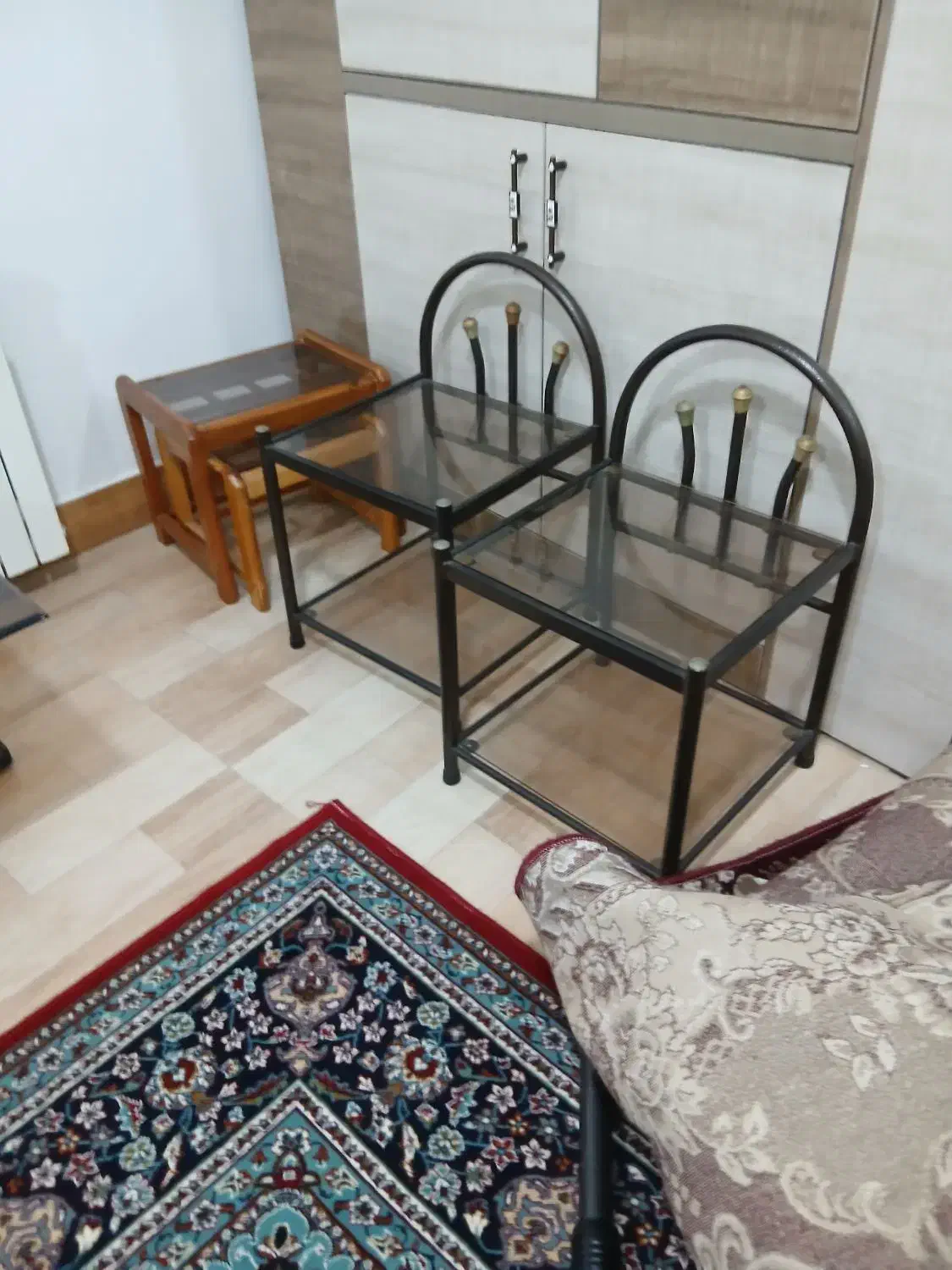 دو عدد پاتختی فلزی|تخت و سرویس خواب|فومن, |دیوار