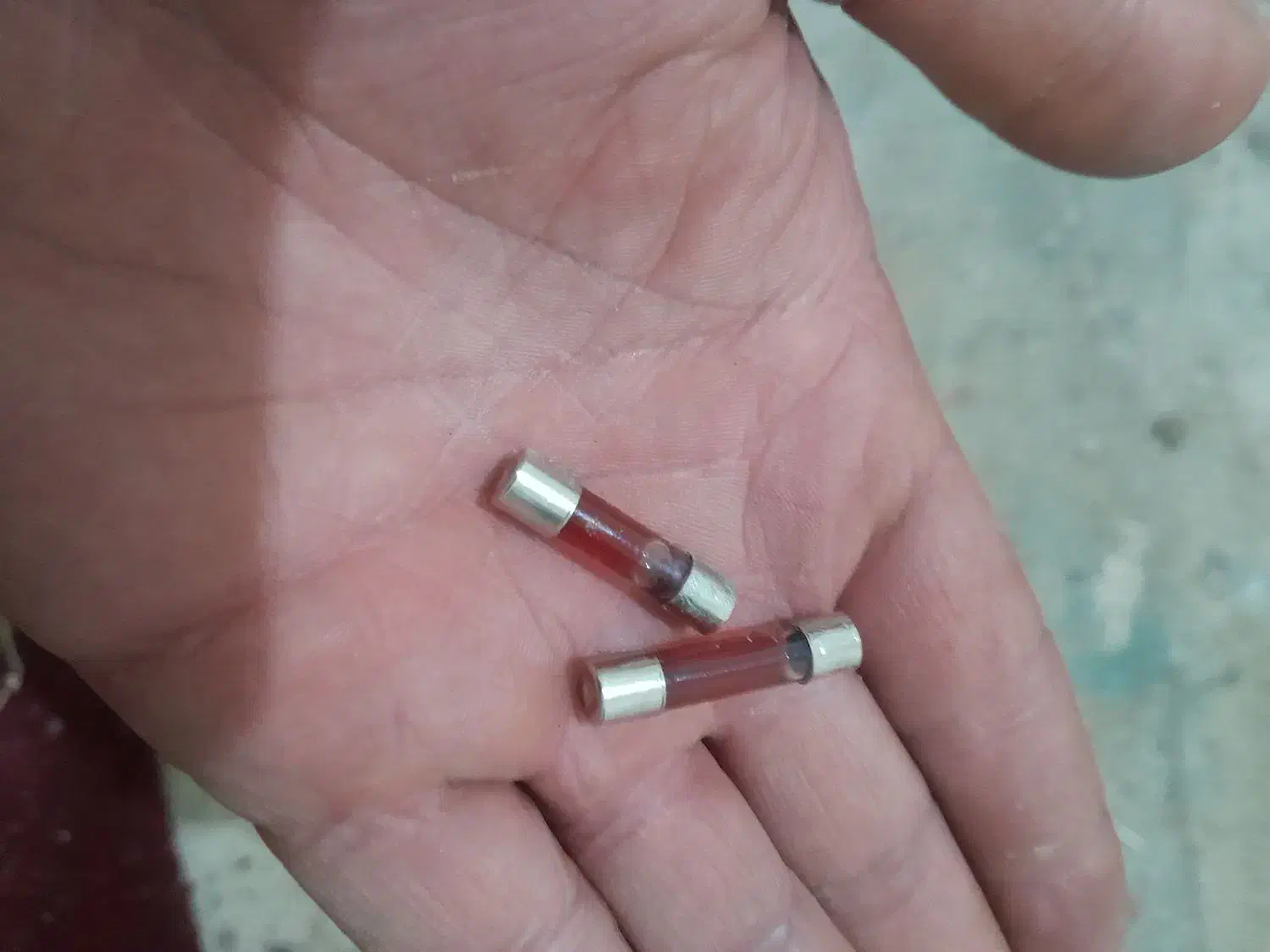 عتیقه قرمز|کلکسیون و سرگرمی|زرگرشهر, |دیوار