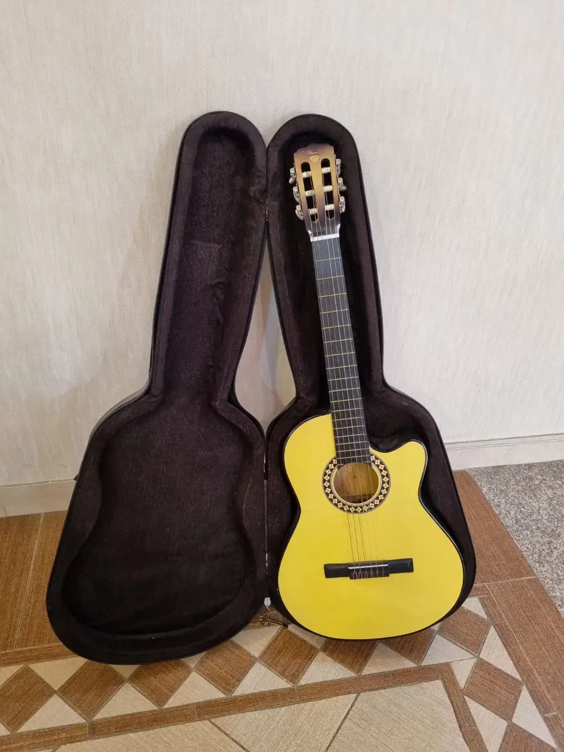 گیتار کلاسیک|گیتار، بیس، امپلیفایر|دورود, |دیوار