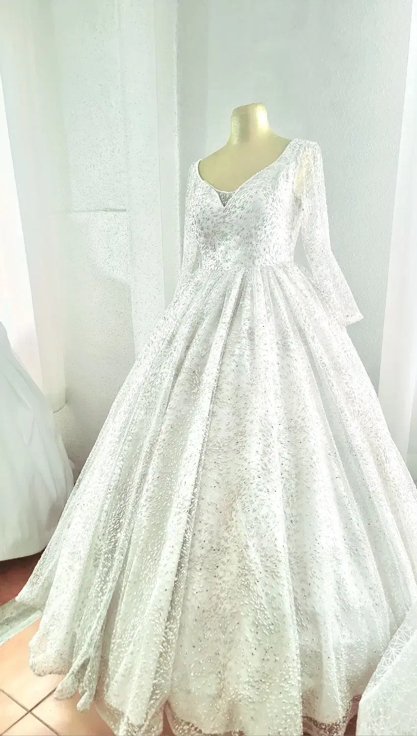 لباس عروس نو،تا به حال کسی نپوشیده، تنپوش اول.|لباس|دماوند, گیلاوند|دیوار