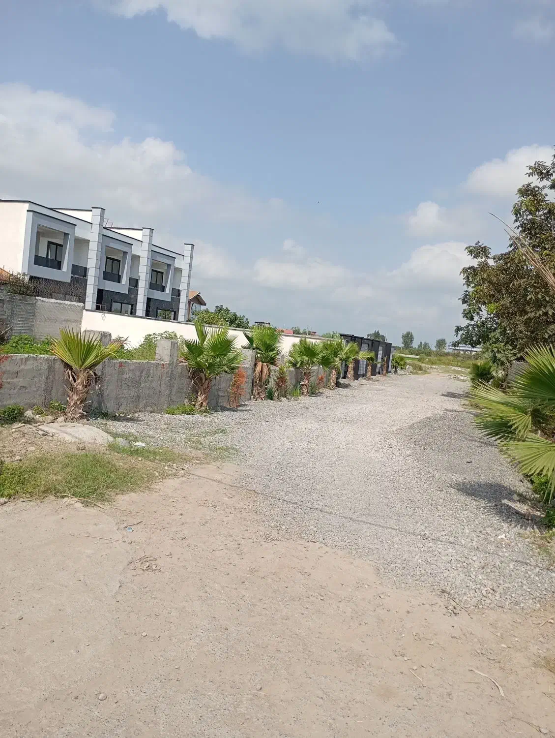 خونه باغ با بنای قدیمی۶۰۰متری|فروش خانه و ویلا|دابودشت, |دیوار