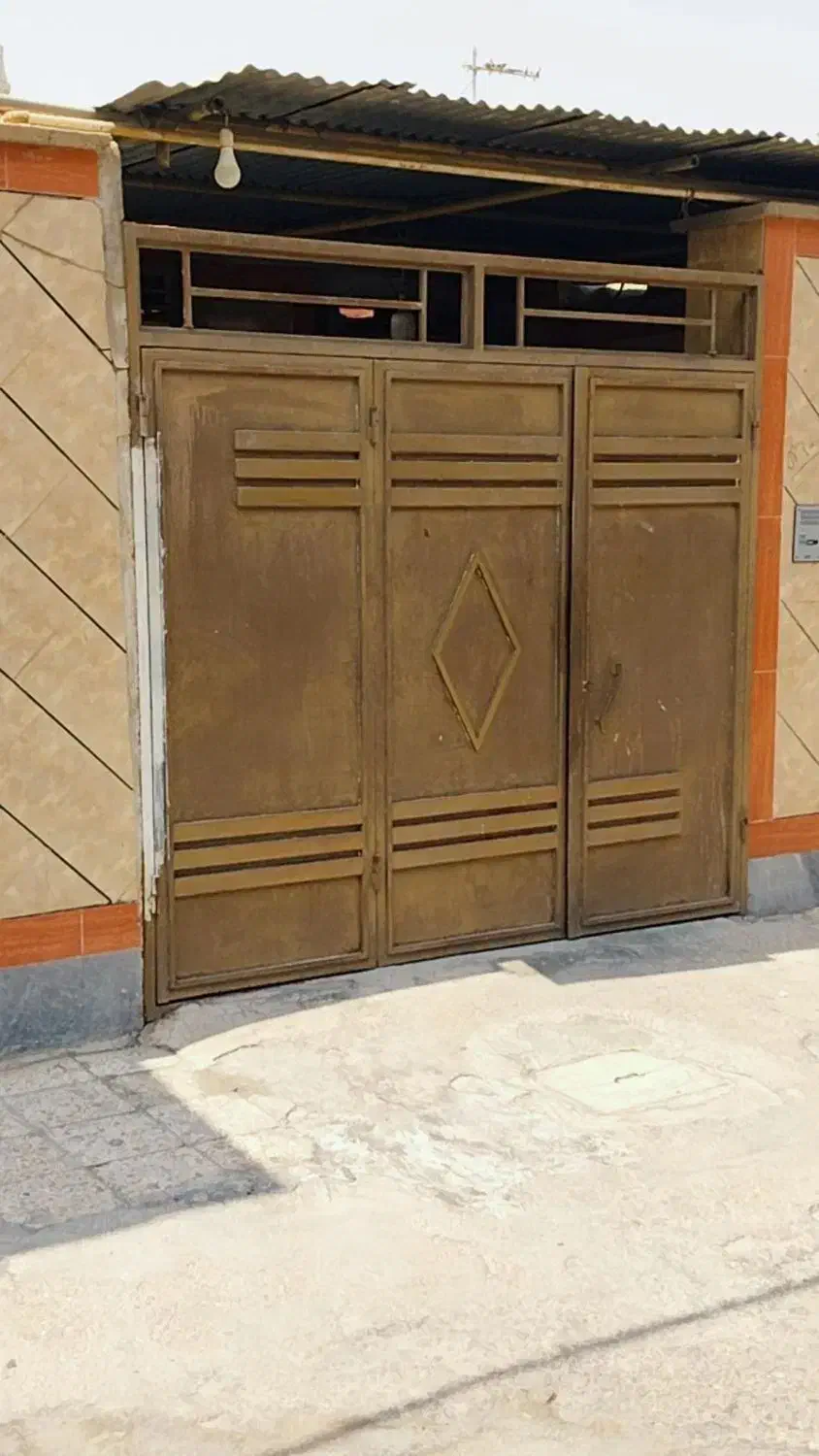 در حیاط|مصالح و تجهیزات ساختمان|اهواز, منبع اب|دیوار