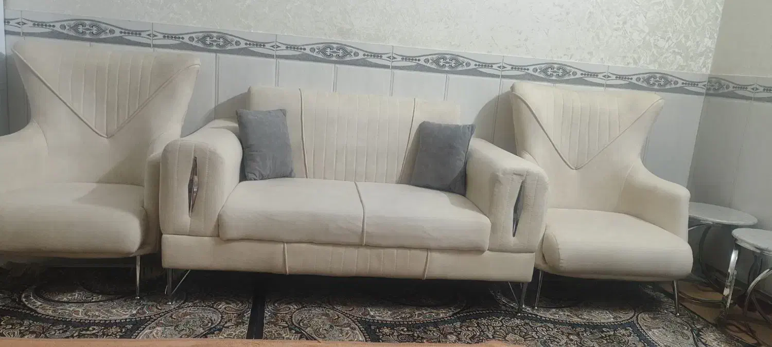 مبل  هفت نفره درحد نو|مبلمان خانگی و میز عسلی|قم, نیروگاه|دیوار