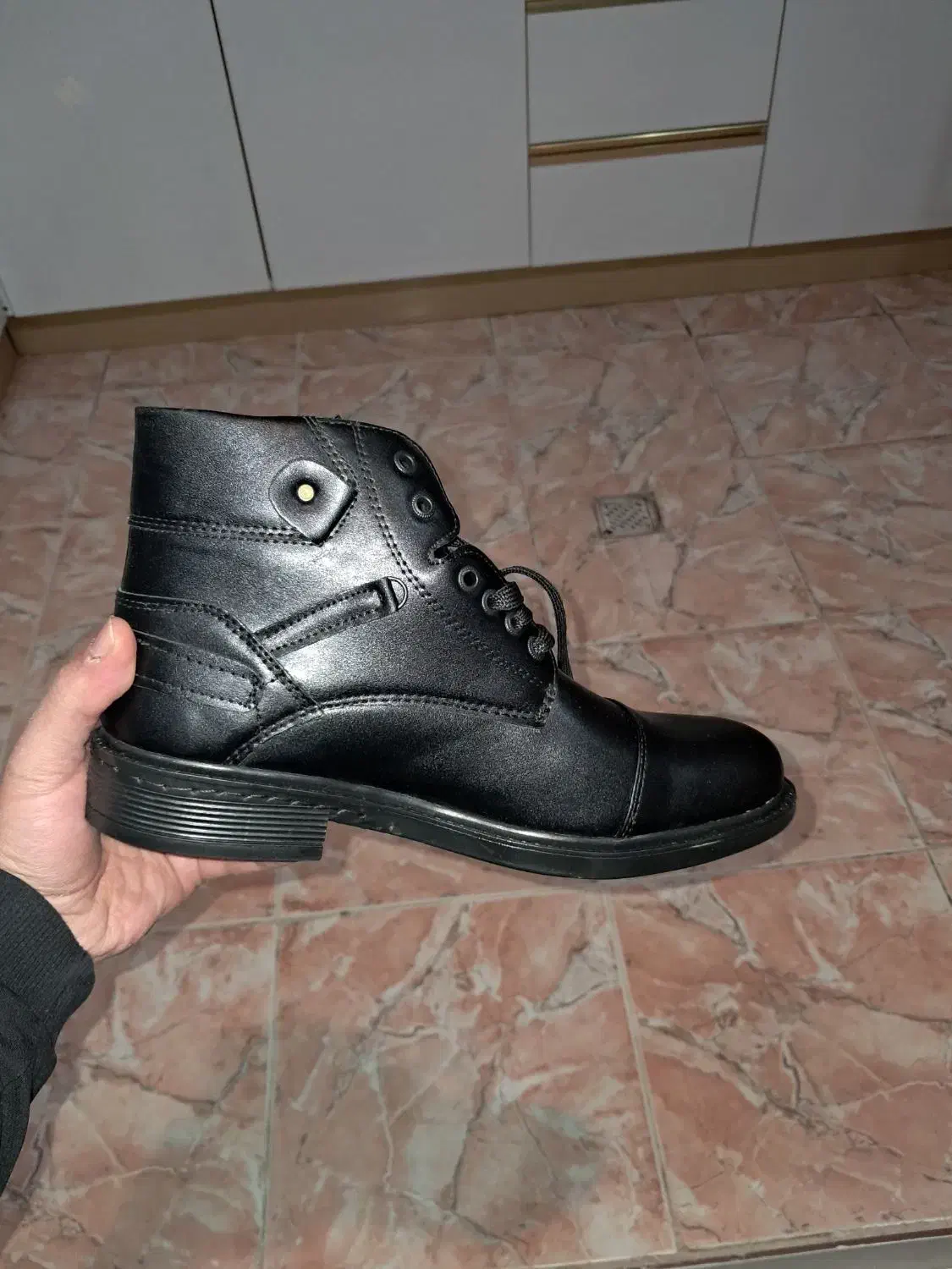 نیم بوت شیک و خاص|کیف، کفش، کمربند|شیراز, دشت چنار|دیوار