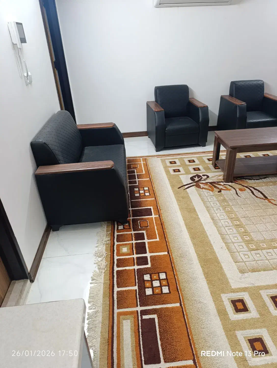 یک دست میز وصندلی اداری|مبلمان اداری|یزد, |دیوار