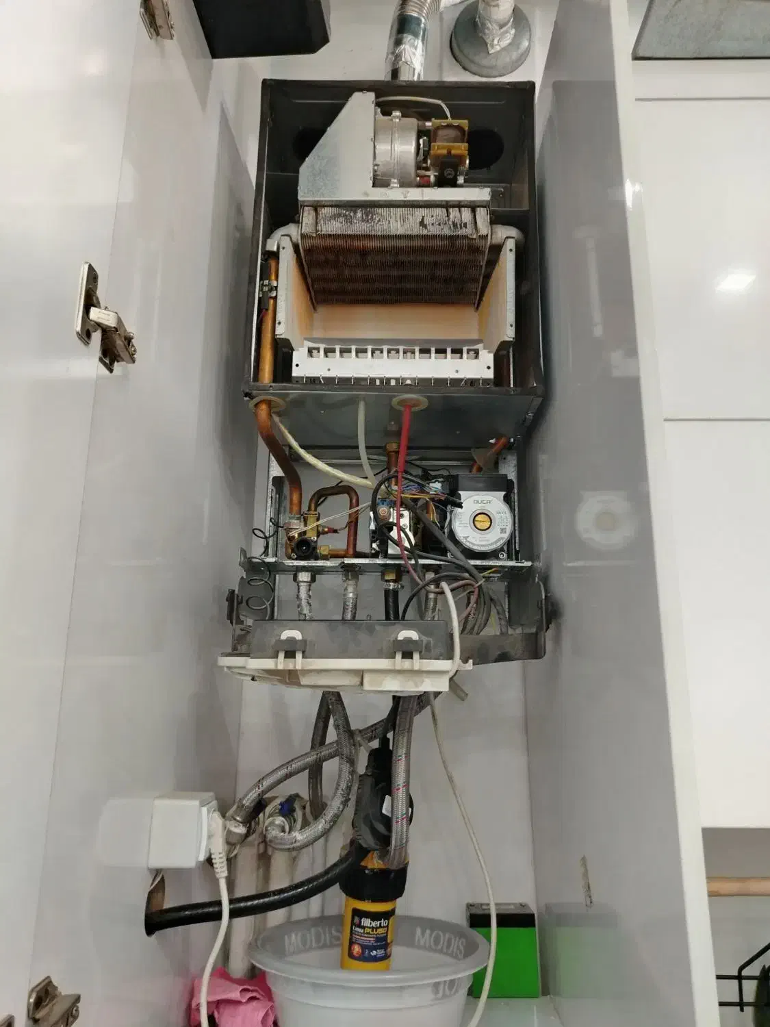 سرویس انواع پکیج های ایرانی وخارجی|آبگرمکن، پکیج، شوفاژ|زرند, |دیوار