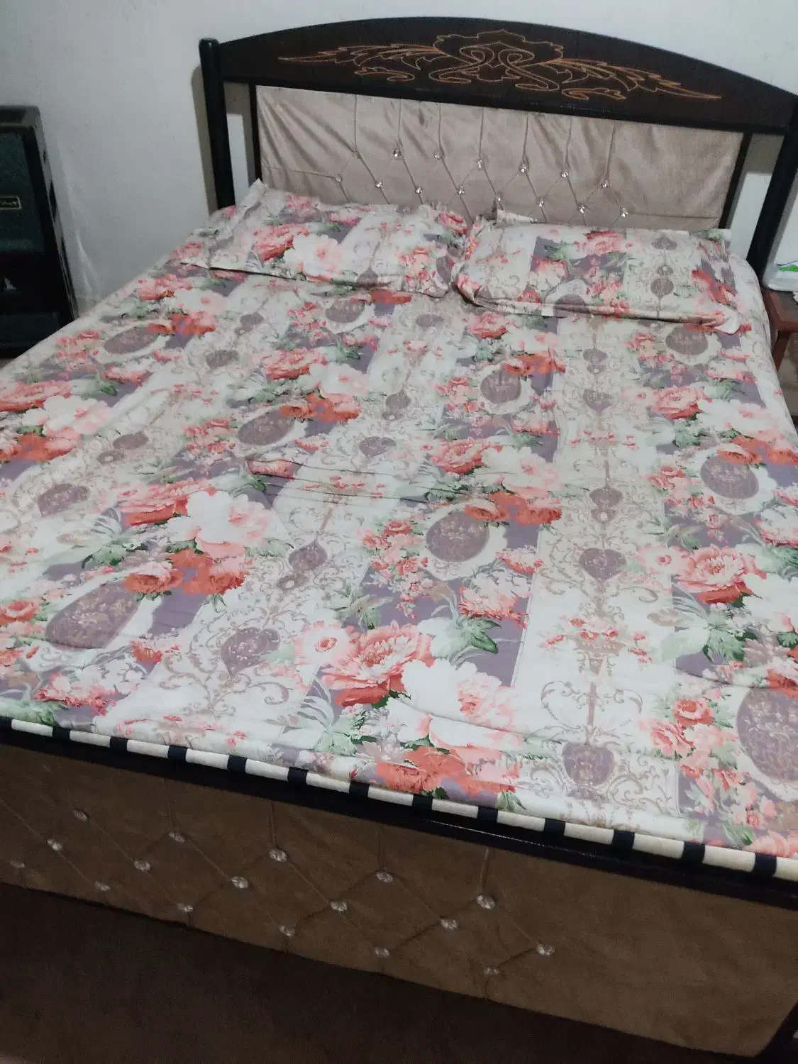 تخت دونفره|تخت و سرویس خواب|پیشوا, |دیوار