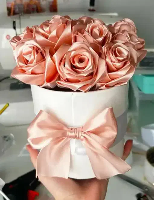 گل رز|گل مصنوعی|رباط‌کریم, رباط‌کریم|دیوار