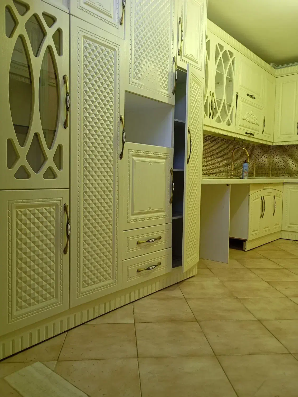 آپارتمان ۵۸متری تمیز وشیک، فول امکانات بهنام