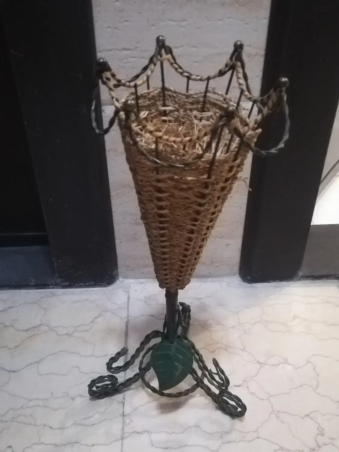 پایه گل استند گلدان|گل مصنوعی|شیراز, لاله|دیوار