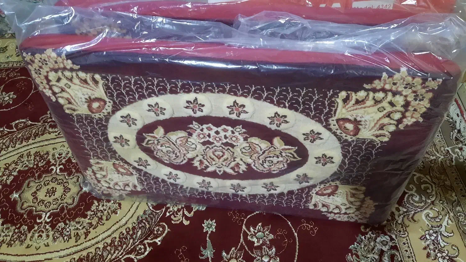 ۲عدد پشتی کاملا نونو درجه یک لنگرود|پشتی|رشت, لاکان|دیوار