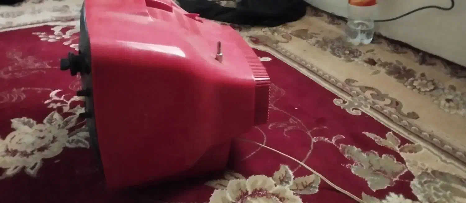 تلوزیون|تلویزیون و پروژکتور|بهمن صغاد, |دیوار