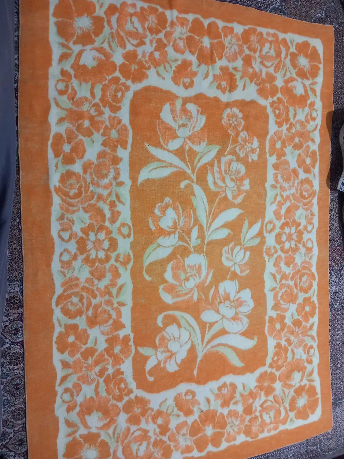 پتو و زیر انداز|رختخواب، بالش، پتو|بیرجند, |دیوار