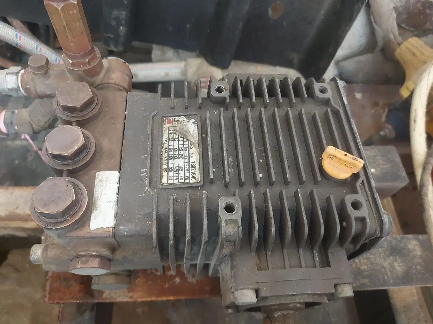 دینام سه فاز ایتالیایی|ماشینآلات صنعتی|بندر دیر, |دیوار