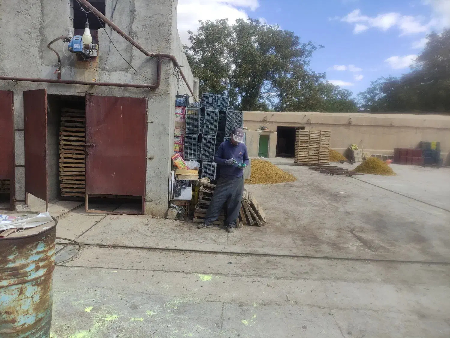 اجاره گرمخانه و دستگاه الک 6متری برای ضایعات انگور|اجارهٔ دفتر صنعتی، کشاورزی، تجاری|ملکان, |دیوار